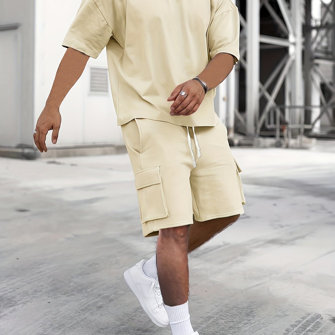 Ademende Stof Heren Beige Casual Sportkleding Set - Polyester Ronde Hals T-Shirt & Shorts met Trekkoord en Zakken, Machinewasbaar, Zomercomfort